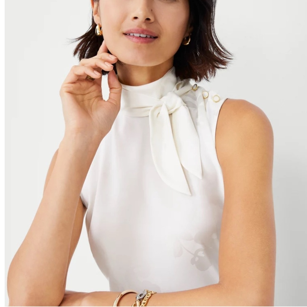 Ann Taylor Ivory Sleeveless Blouse with Bow
